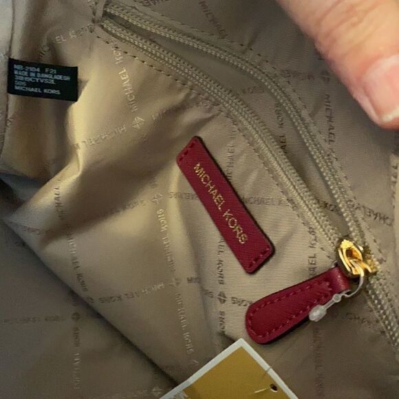 Michael Kors Ayden Dome Satchel Berry Color!! - Picture 8 of 9